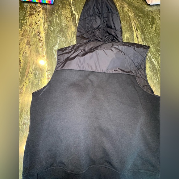 Gorgeous black hooded vest by Polo RL. - Picture 4 of 4